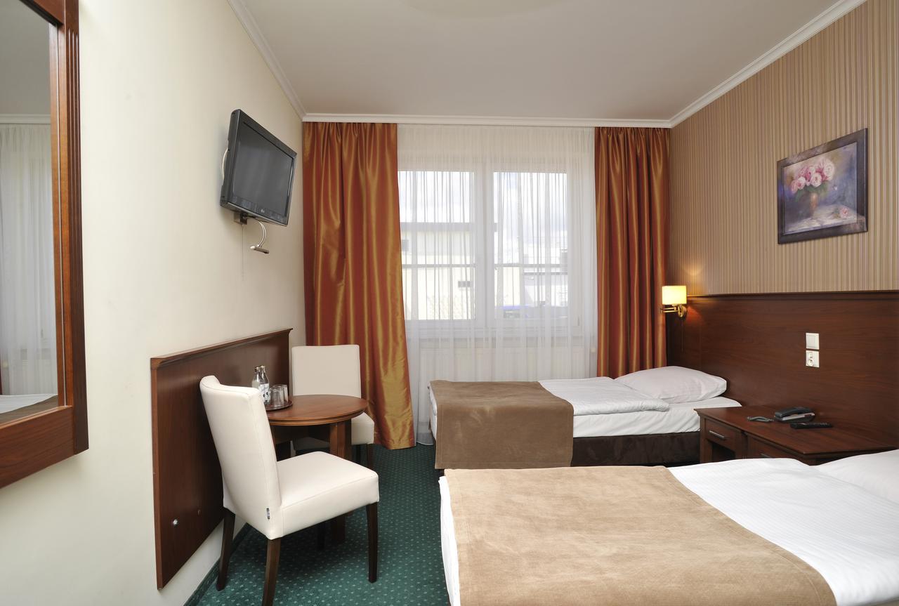 Hotel Lotos Woskrzenice Duze المظهر الخارجي الصورة