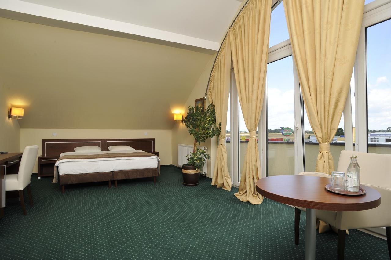 Hotel Lotos Woskrzenice Duze المظهر الخارجي الصورة