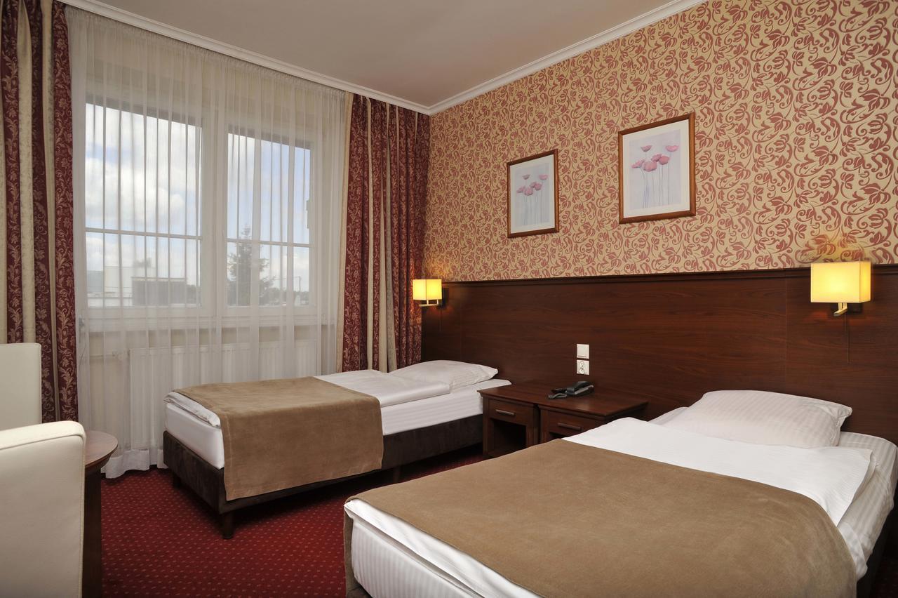 Hotel Lotos Woskrzenice Duze المظهر الخارجي الصورة