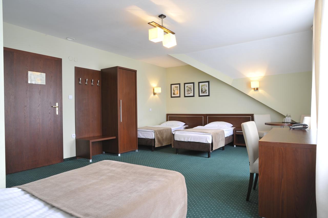 Hotel Lotos Woskrzenice Duze الغرفة الصورة
