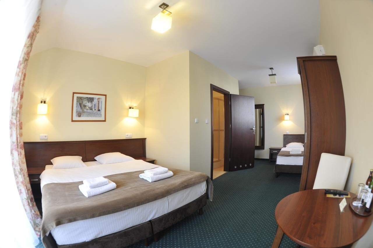 Hotel Lotos Woskrzenice Duze المظهر الخارجي الصورة