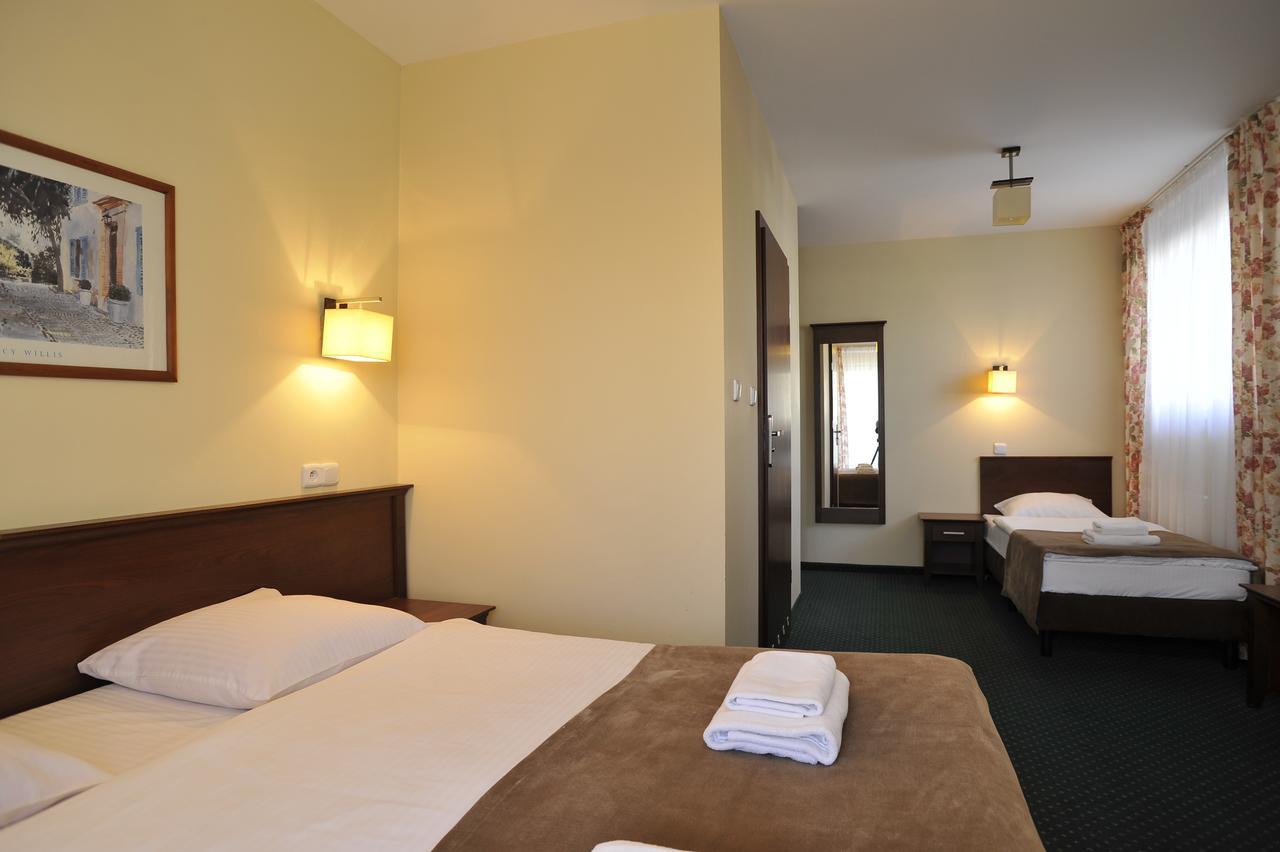 Hotel Lotos Woskrzenice Duze المظهر الخارجي الصورة