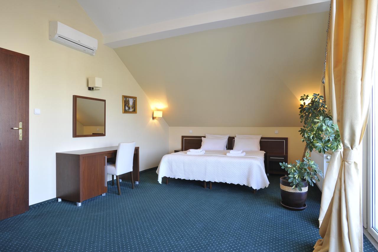 Hotel Lotos Woskrzenice Duze المظهر الخارجي الصورة