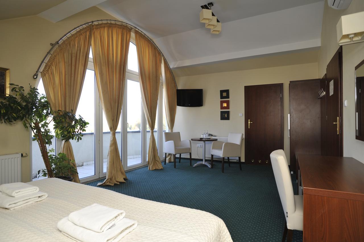 Hotel Lotos Woskrzenice Duze المظهر الخارجي الصورة