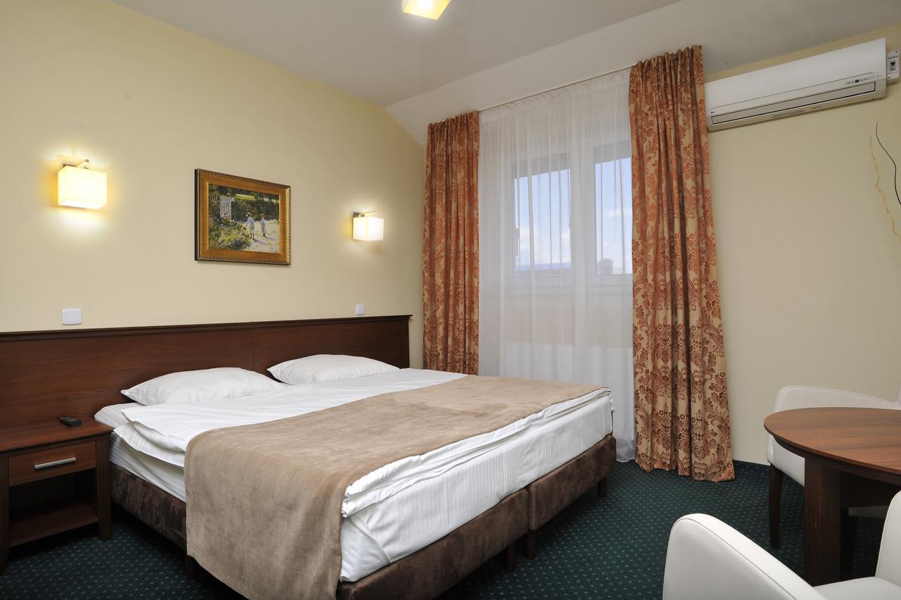 Hotel Lotos Woskrzenice Duze المظهر الخارجي الصورة