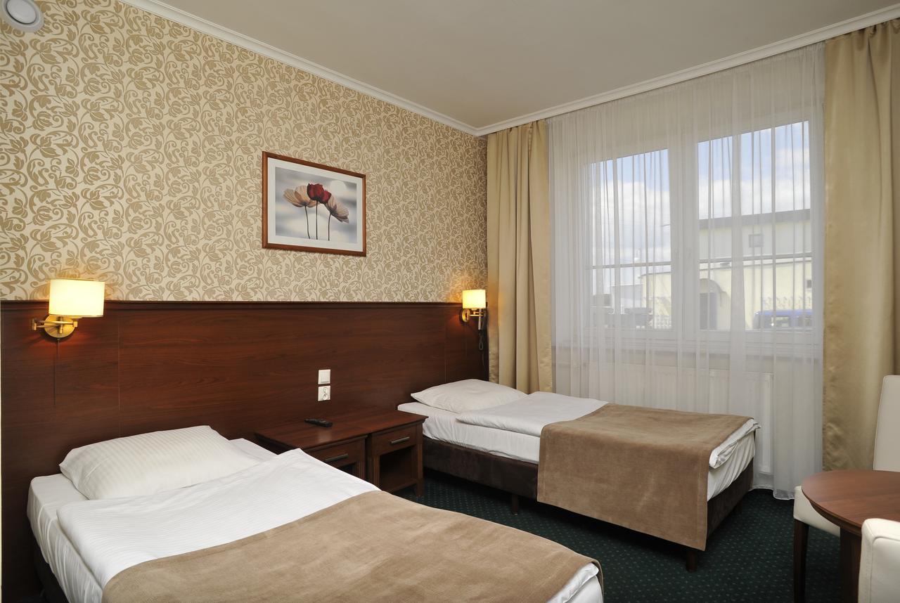 Hotel Lotos Woskrzenice Duze المظهر الخارجي الصورة